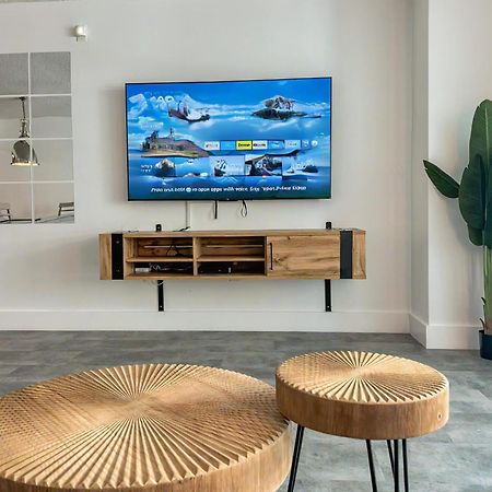 Elegant Centric Vibrant Pool Jacuzzi Free Parking Appartement Miami Buitenkant foto