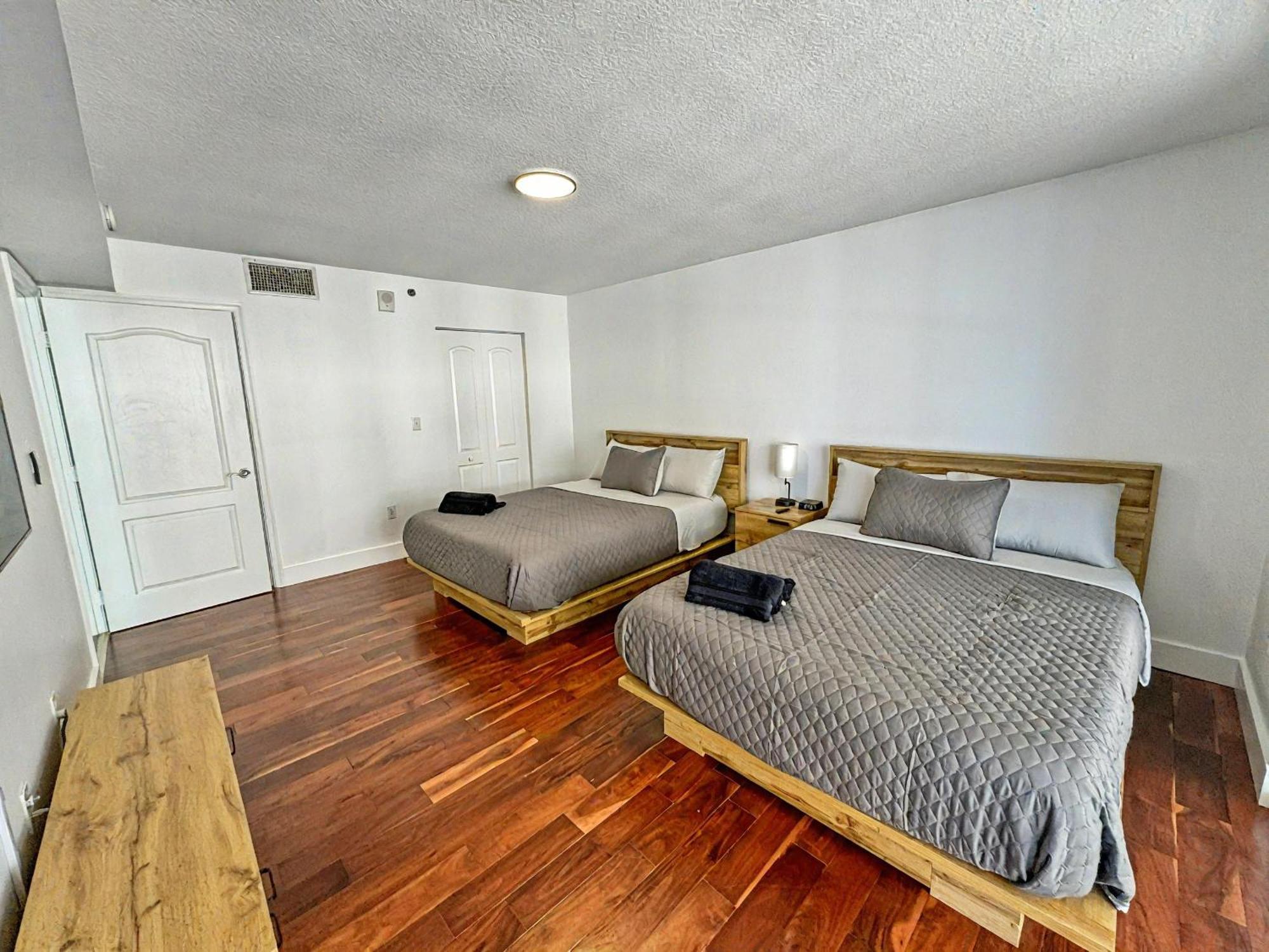 Elegant Centric Vibrant Pool Jacuzzi Free Parking Appartement Miami Buitenkant foto
