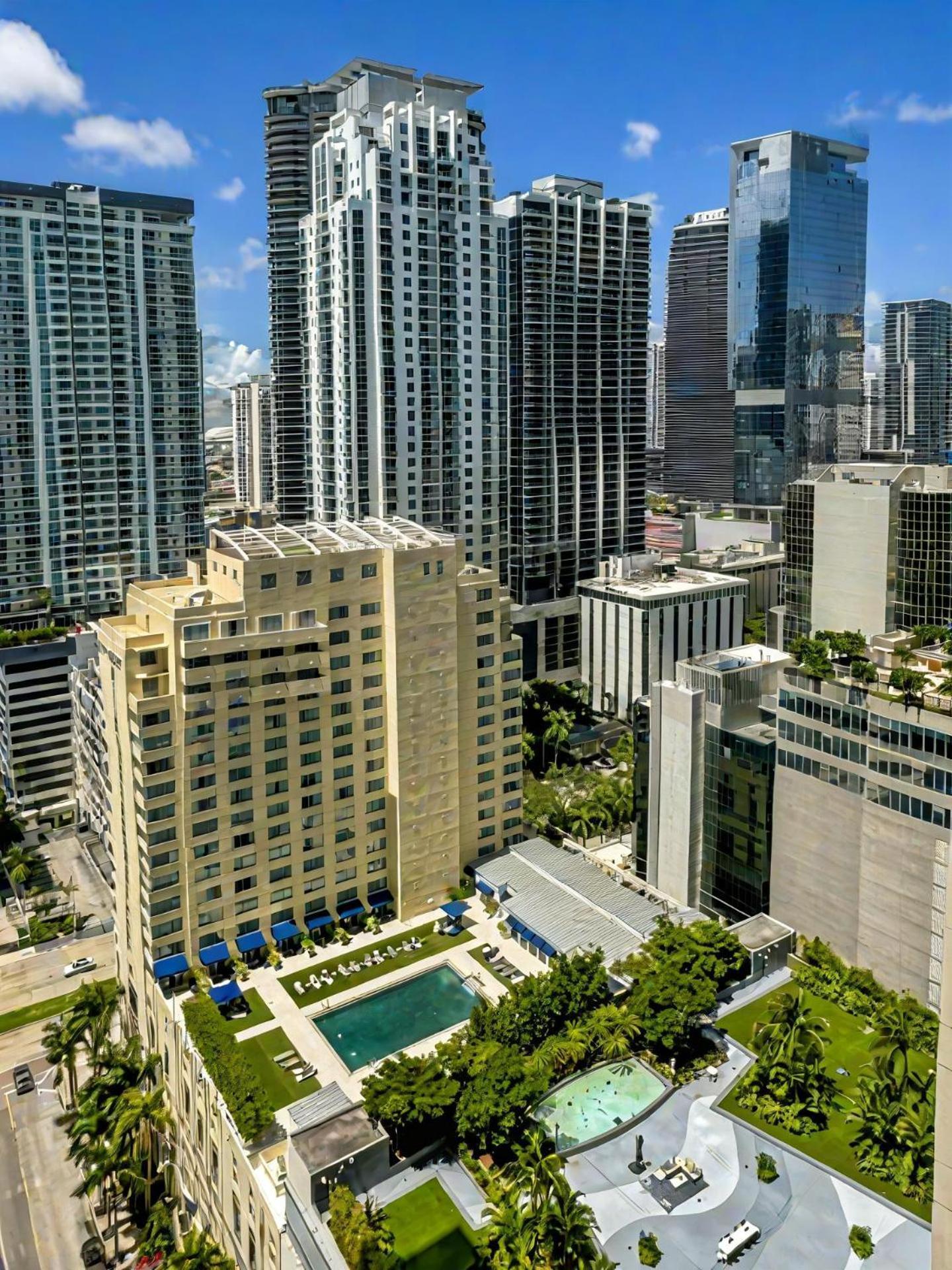 Elegant Centric Vibrant Pool Jacuzzi Free Parking Appartement Miami Buitenkant foto