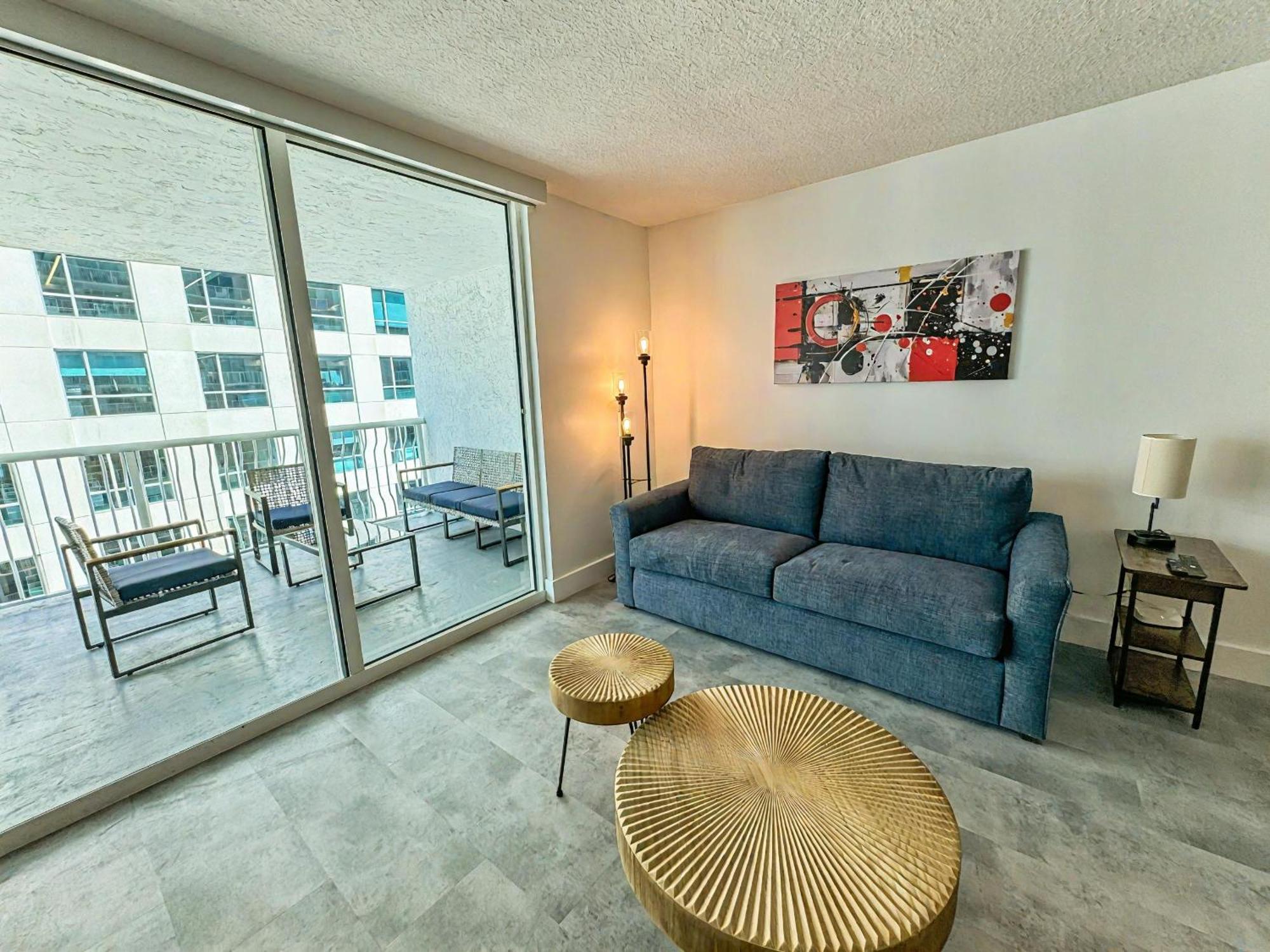 Elegant Centric Vibrant Pool Jacuzzi Free Parking Appartement Miami Buitenkant foto
