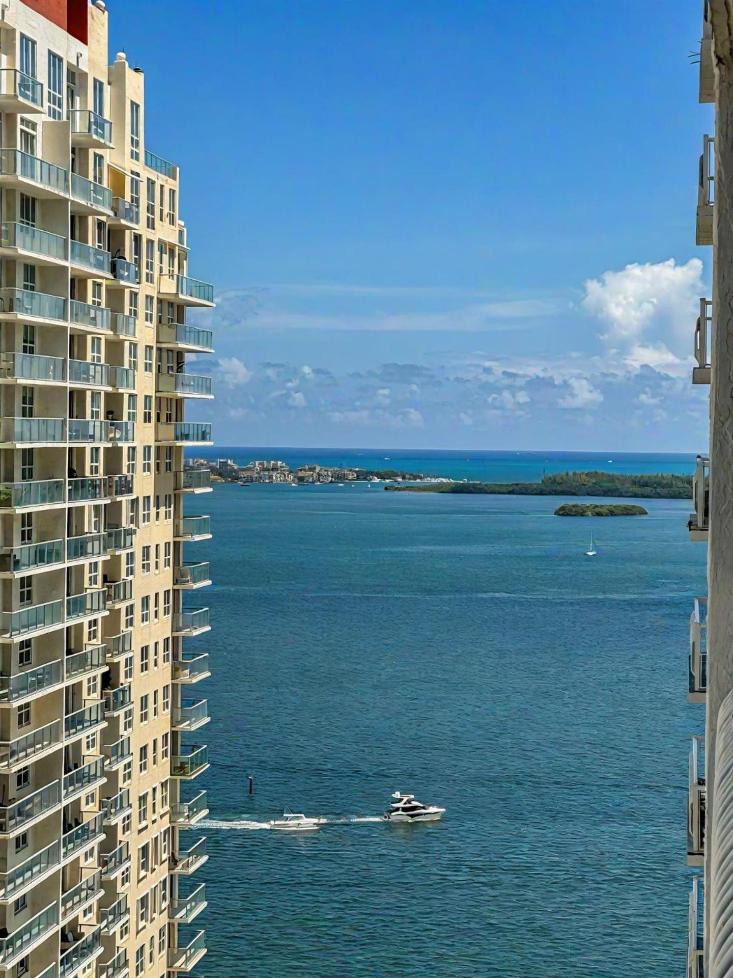 Elegant Centric Vibrant Pool Jacuzzi Free Parking Appartement Miami Buitenkant foto