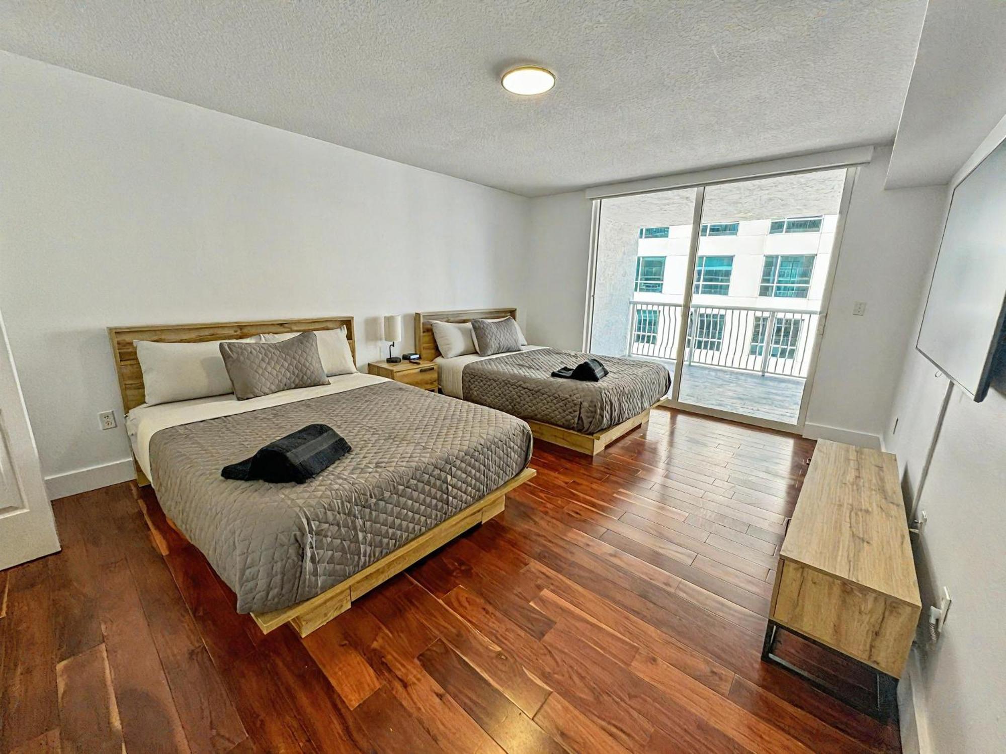 Elegant Centric Vibrant Pool Jacuzzi Free Parking Appartement Miami Buitenkant foto